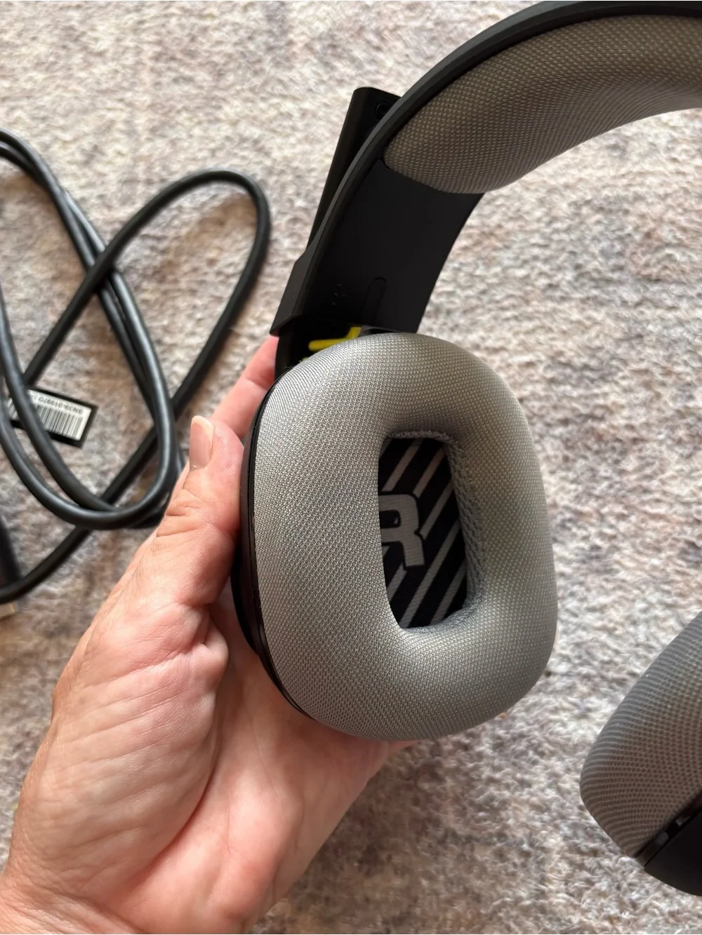 Wireless Gaming Headset with Gray Ear Cushions and Black Frame